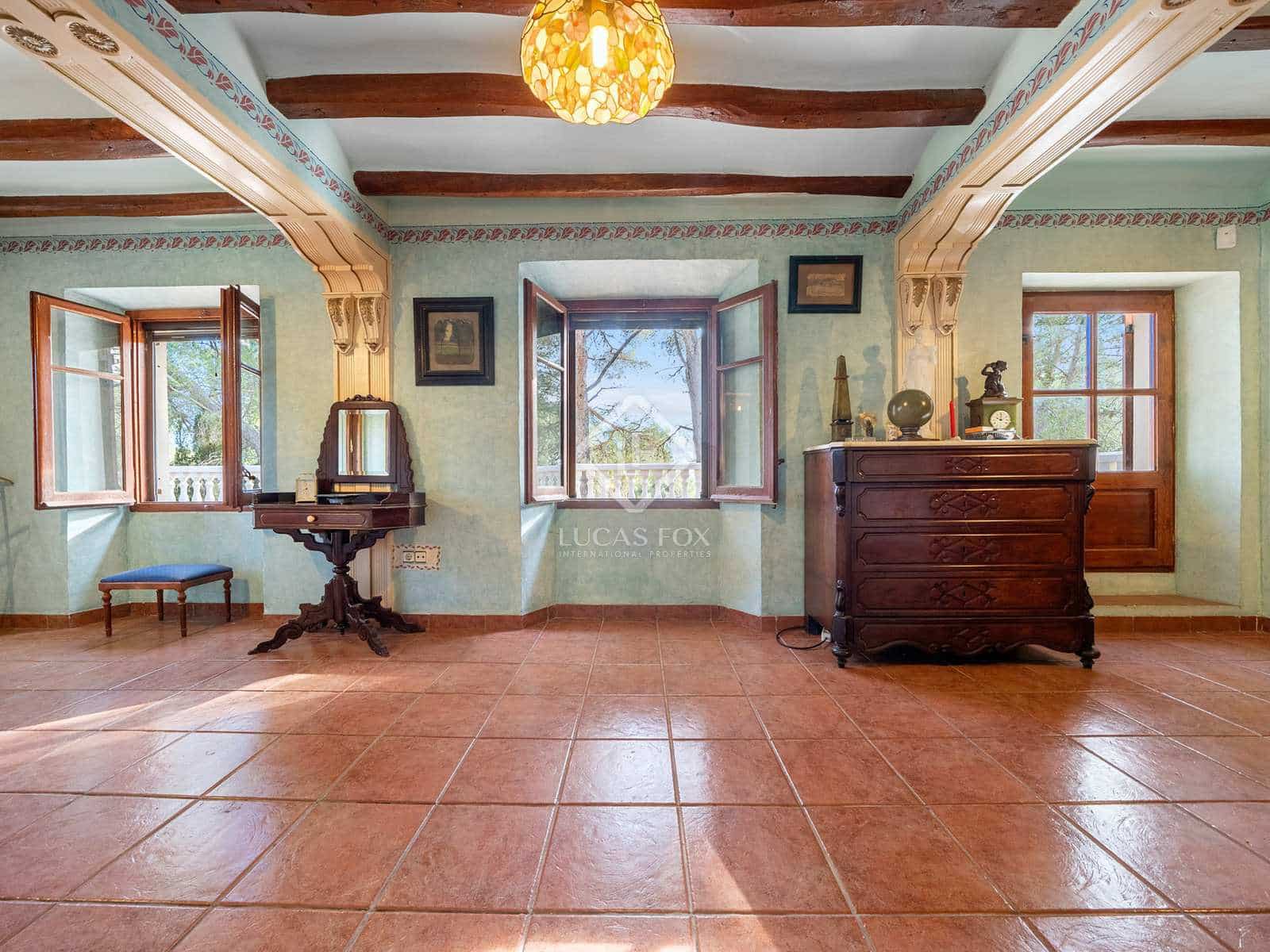 6 soveværelse Finca/Landehus til salg i Tarragona by med swimmingpool garage - € 525.000 (Ref: 7250492)