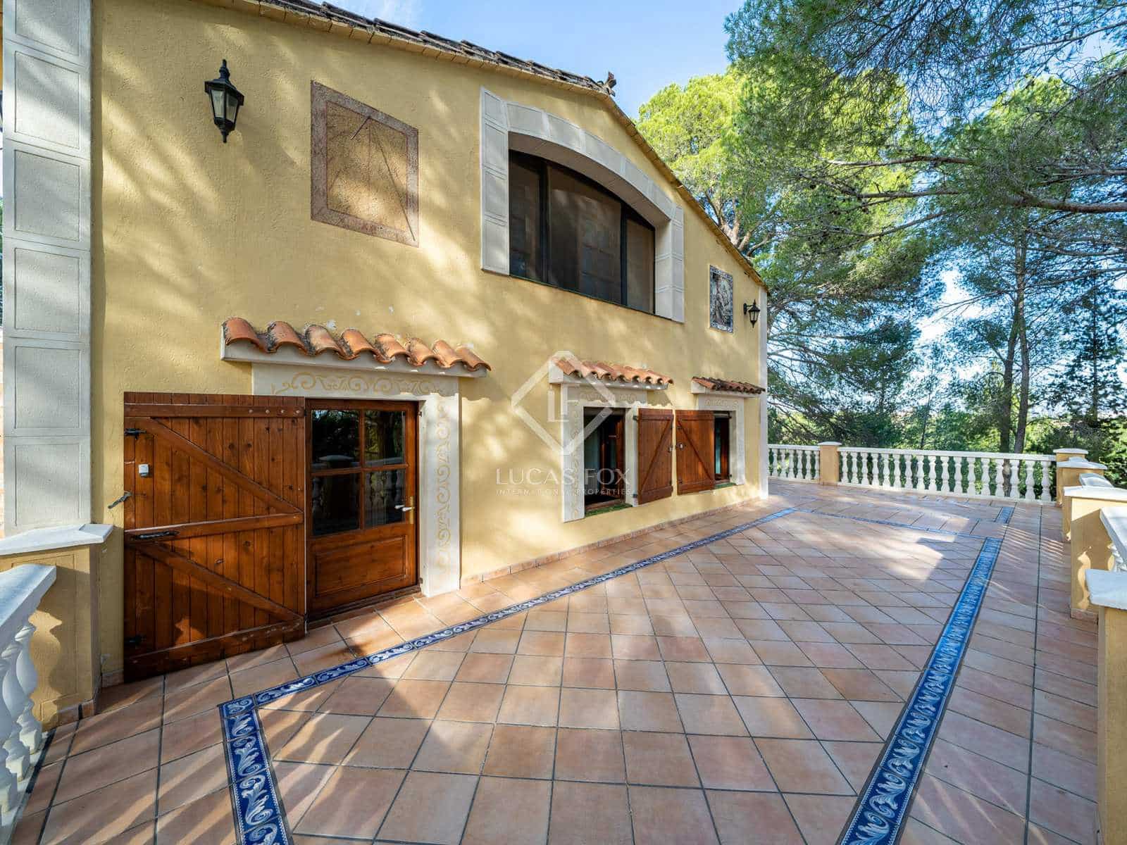 6 soveværelse Finca/Landehus til salg i Tarragona by med swimmingpool garage - € 525.000 (Ref: 7250492)