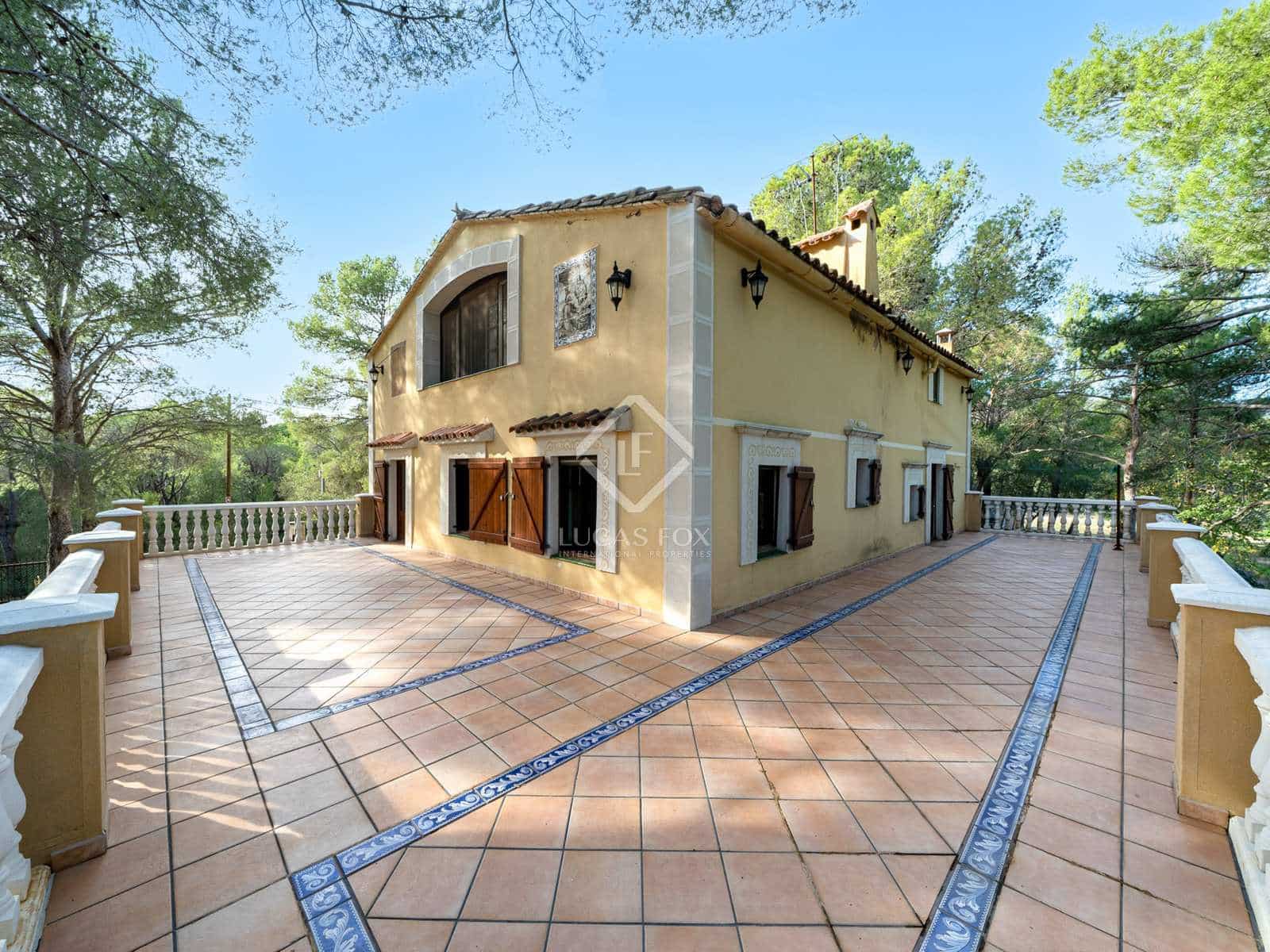 6 soveværelse Finca/Landehus til salg i Tarragona by med swimmingpool garage - € 525.000 (Ref: 7250492)