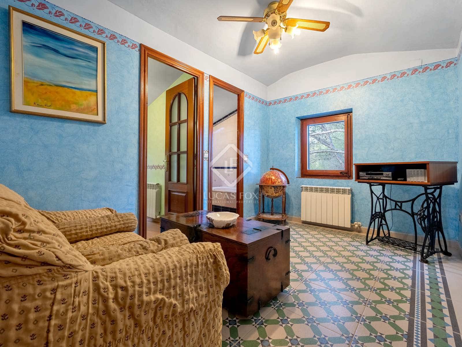 6 soveværelse Finca/Landehus til salg i Tarragona by med swimmingpool garage - € 525.000 (Ref: 7250492)