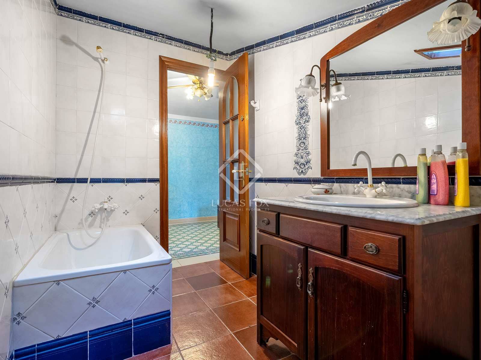 6 soveværelse Finca/Landehus til salg i Tarragona by med swimmingpool garage - € 525.000 (Ref: 7250492)