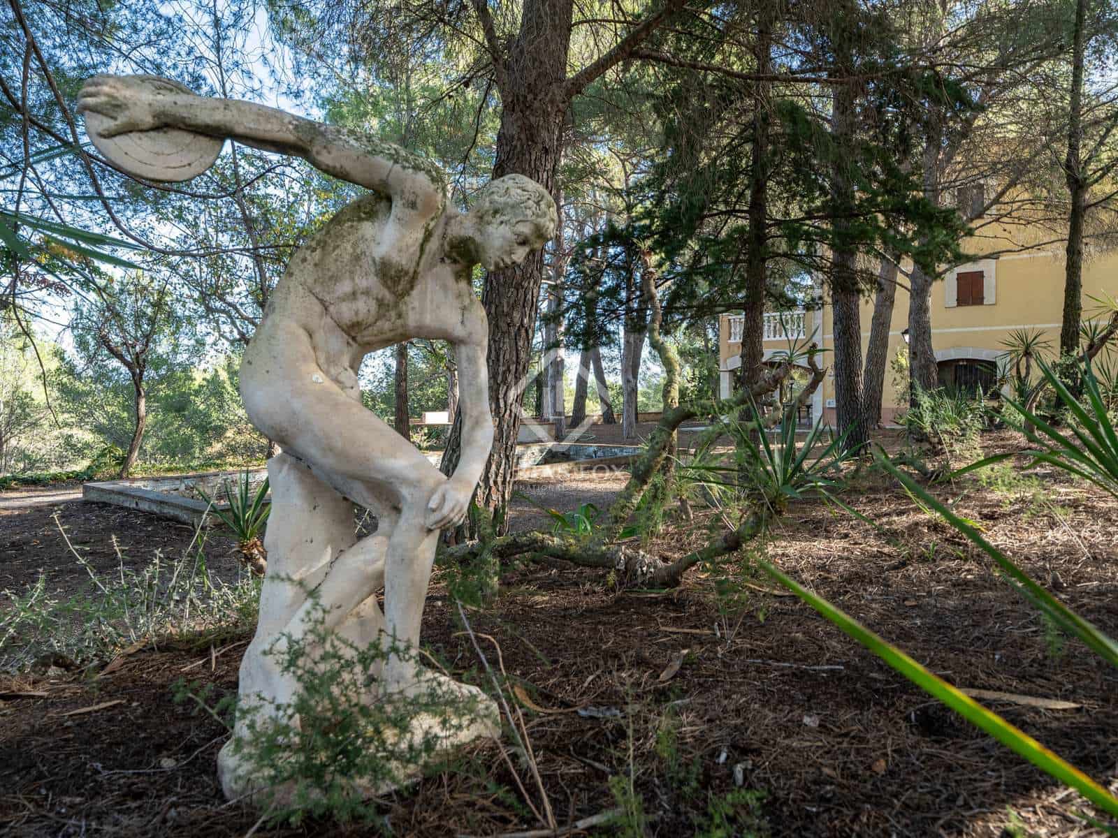 6 soveværelse Finca/Landehus til salg i Tarragona by med swimmingpool garage - € 525.000 (Ref: 7250492)