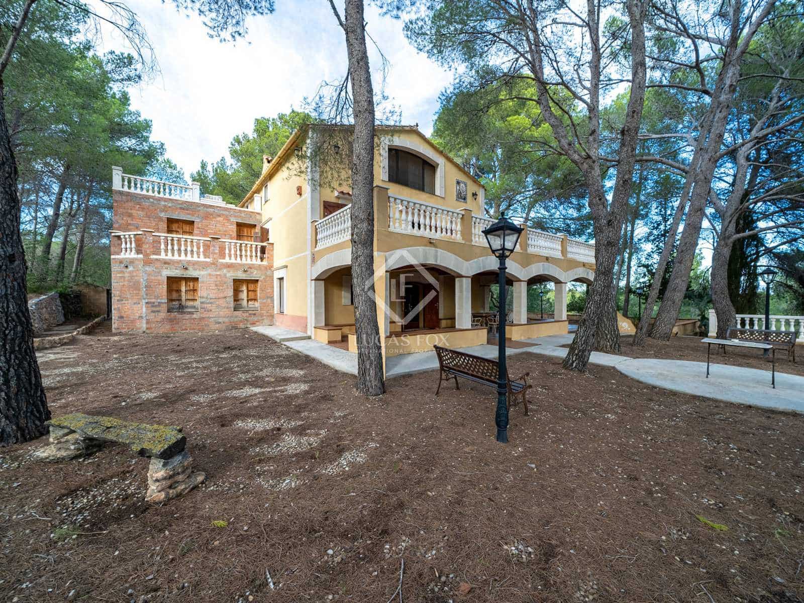6 soveværelse Finca/Landehus til salg i Tarragona by med swimmingpool garage - € 525.000 (Ref: 7250492)