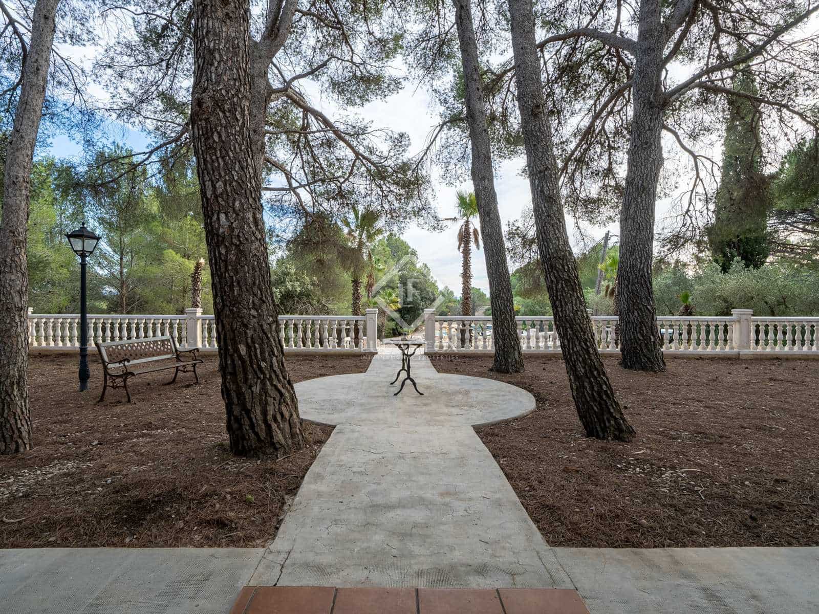 6 soveværelse Finca/Landehus til salg i Tarragona by med swimmingpool garage - € 525.000 (Ref: 7250492)