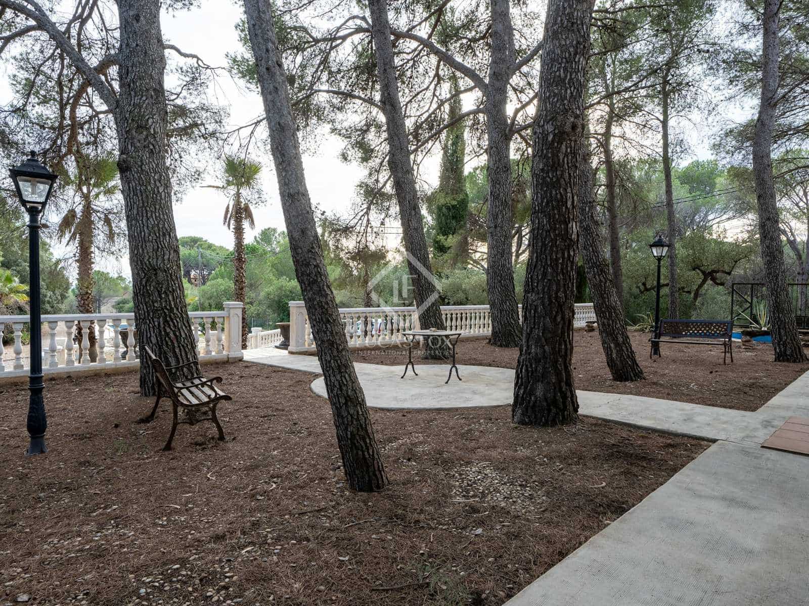 6 soveværelse Finca/Landehus til salg i Tarragona by med swimmingpool garage - € 525.000 (Ref: 7250492)