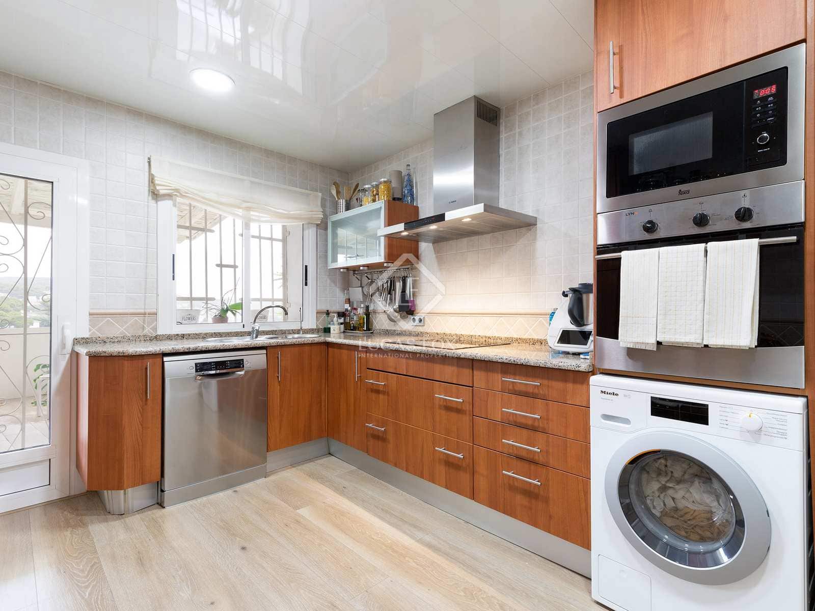 4 soverom Villa til salgs i Castelldefels med svømmebasseng garasje - € 975 000 (Ref: 7259095)