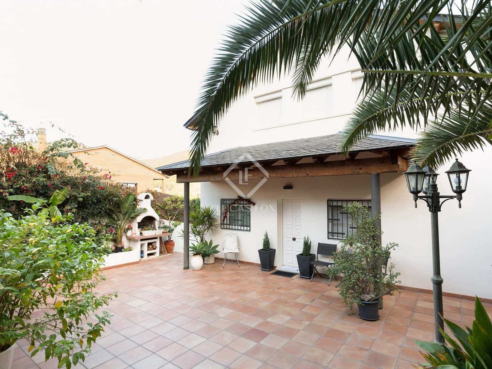 4 soverom Villa til salgs i Castelldefels med svømmebasseng garasje - € 975 000 (Ref: 7259095)