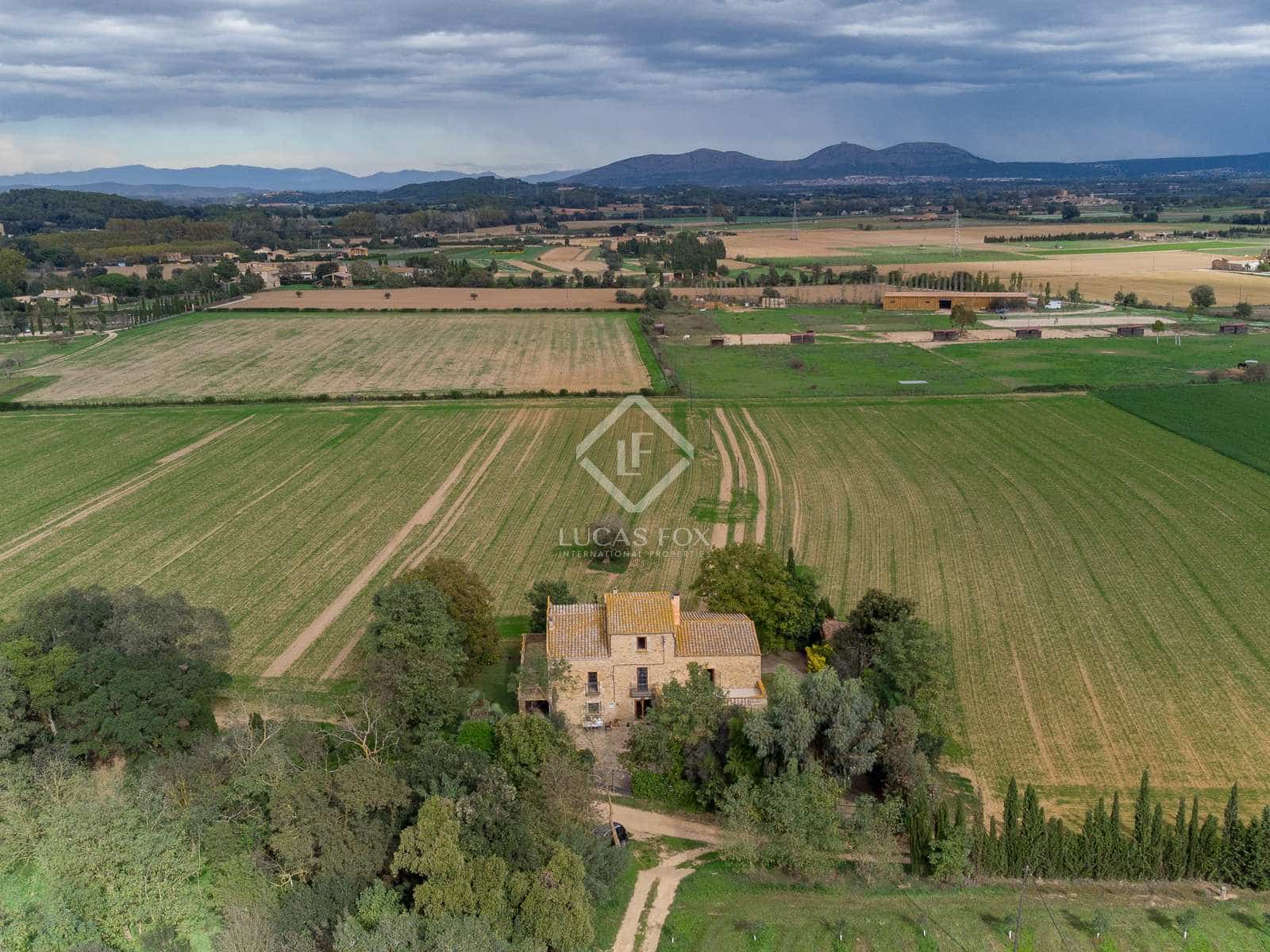 5 soveværelse Finca/Landehus til salg i Peratallada med garage - € 2.200.000 (Ref: 7296312)