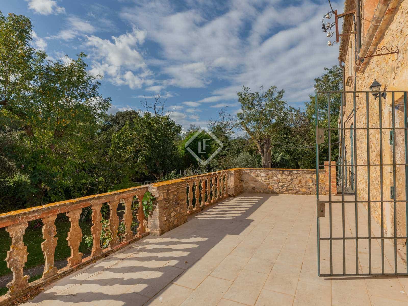 5 soveværelse Finca/Landehus til salg i Peratallada med garage - € 2.200.000 (Ref: 7296312)