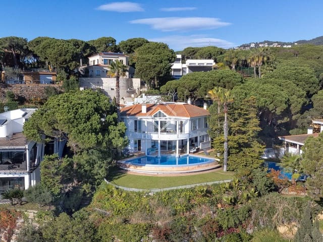 4 slaapkamer Villa te koop in Lloret de Mar met zwembad garage - € 2.950.000 (Ref: 7302088)