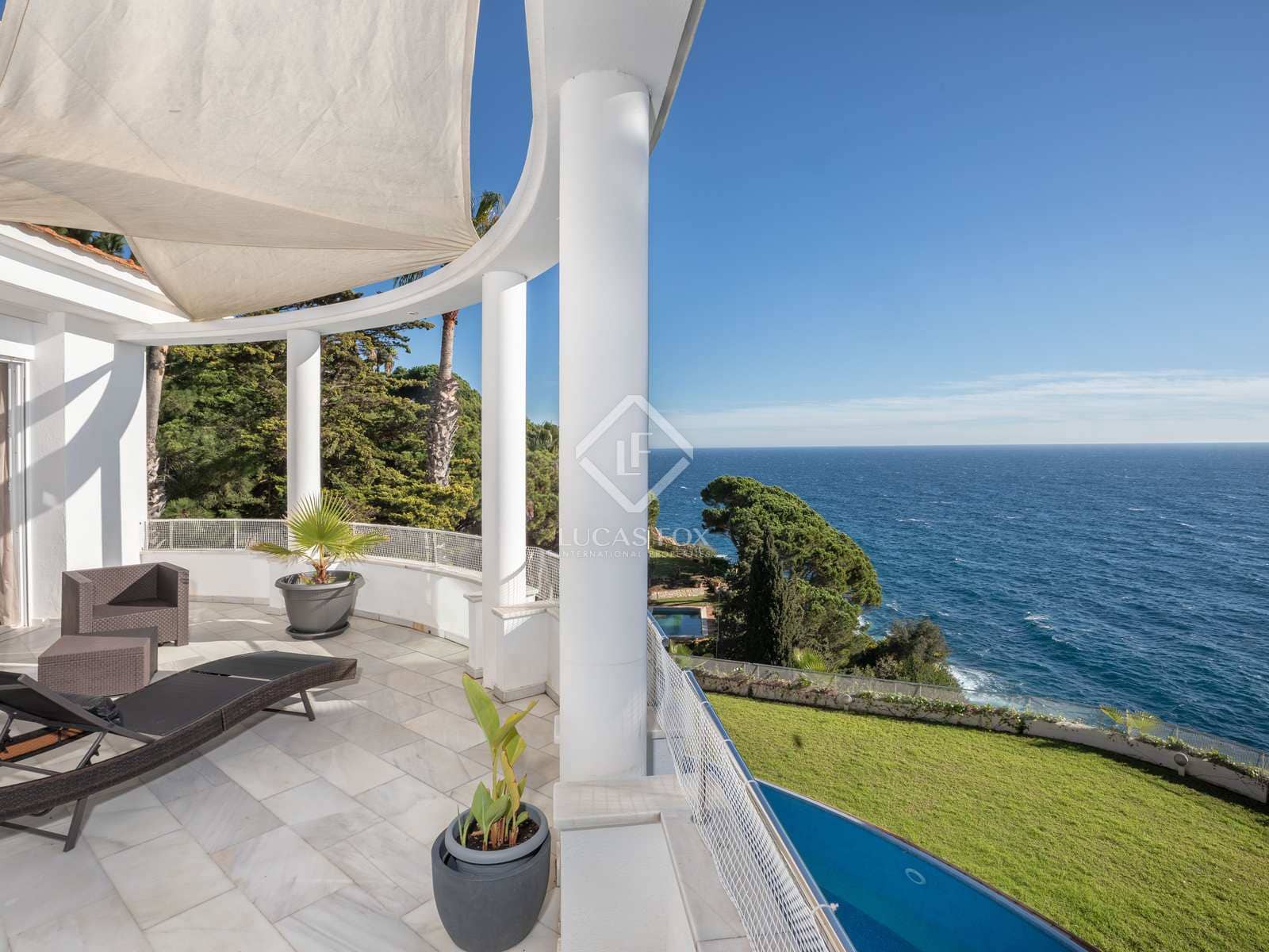 4 slaapkamer Villa te koop in Lloret de Mar met zwembad garage - € 2.950.000 (Ref: 7302088)