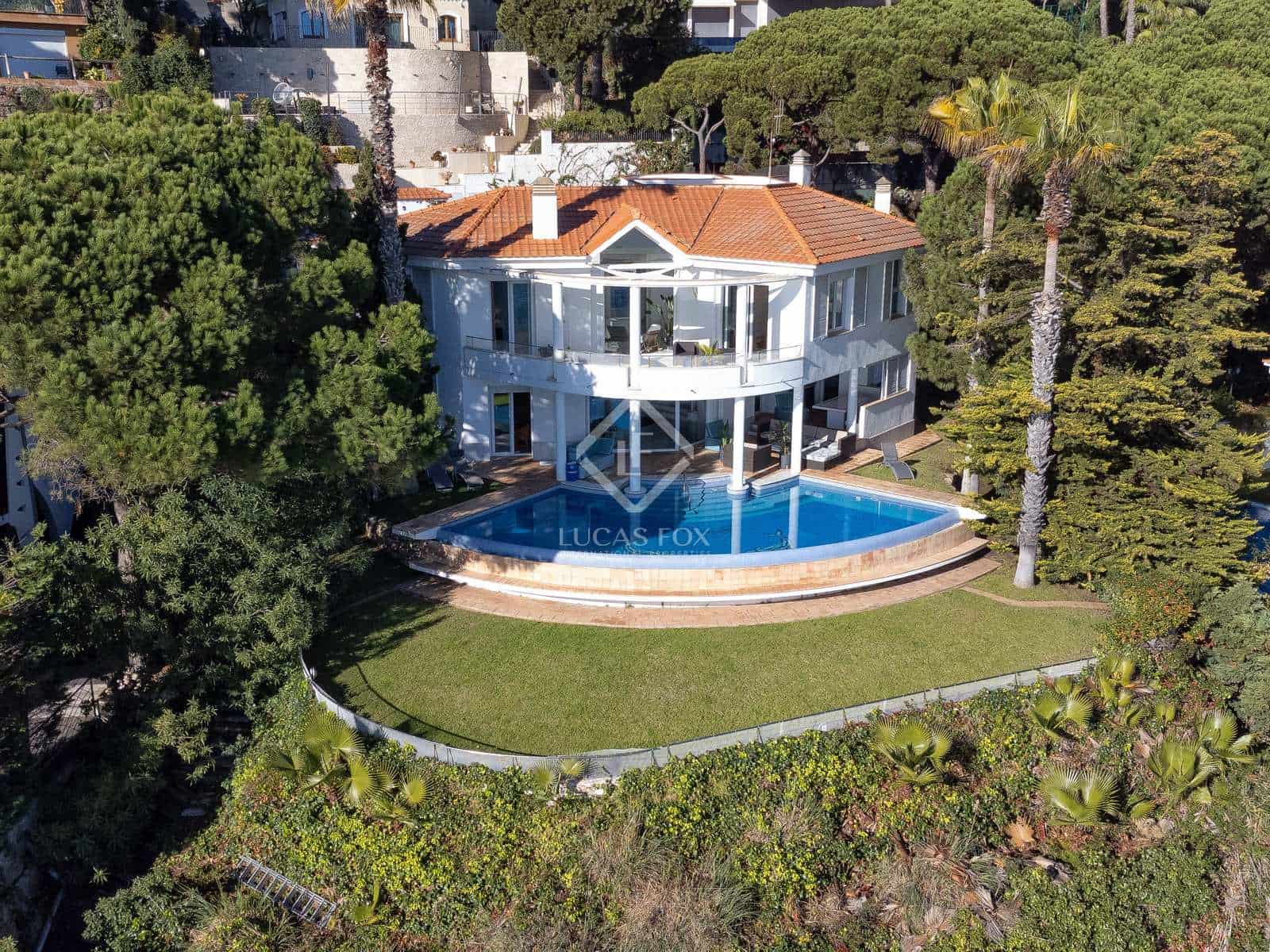 4 slaapkamer Villa te koop in Lloret de Mar met zwembad garage - € 2.950.000 (Ref: 7302088)