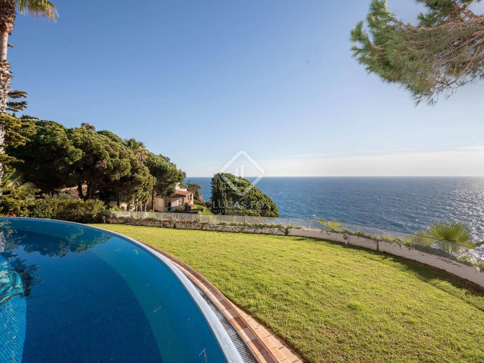 4 slaapkamer Villa te koop in Lloret de Mar met zwembad garage - € 2.950.000 (Ref: 7302088)