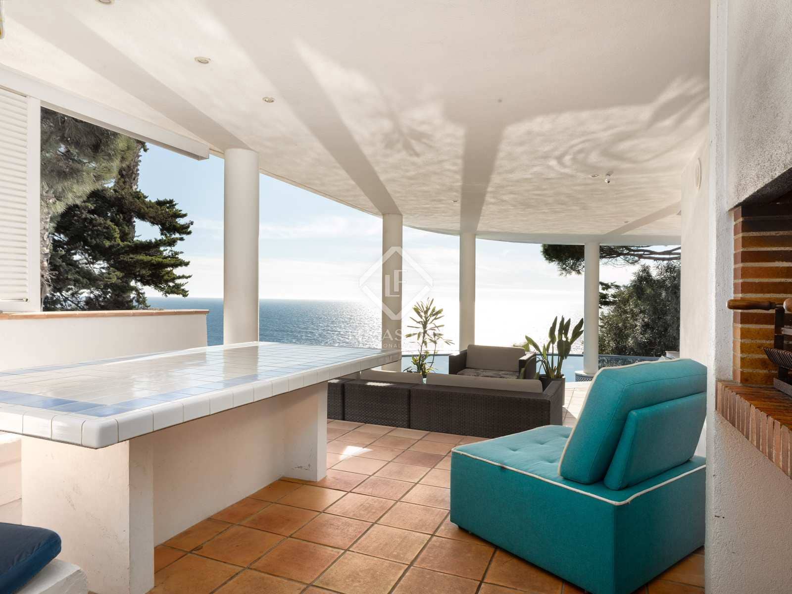 4 slaapkamer Villa te koop in Lloret de Mar met zwembad garage - € 2.950.000 (Ref: 7302088)