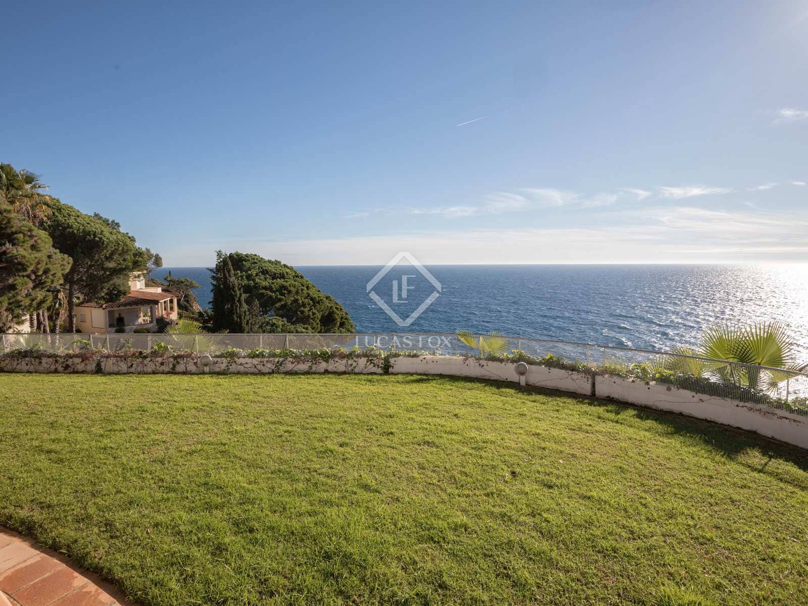 4 slaapkamer Villa te koop in Lloret de Mar met zwembad garage - € 2.950.000 (Ref: 7302088)