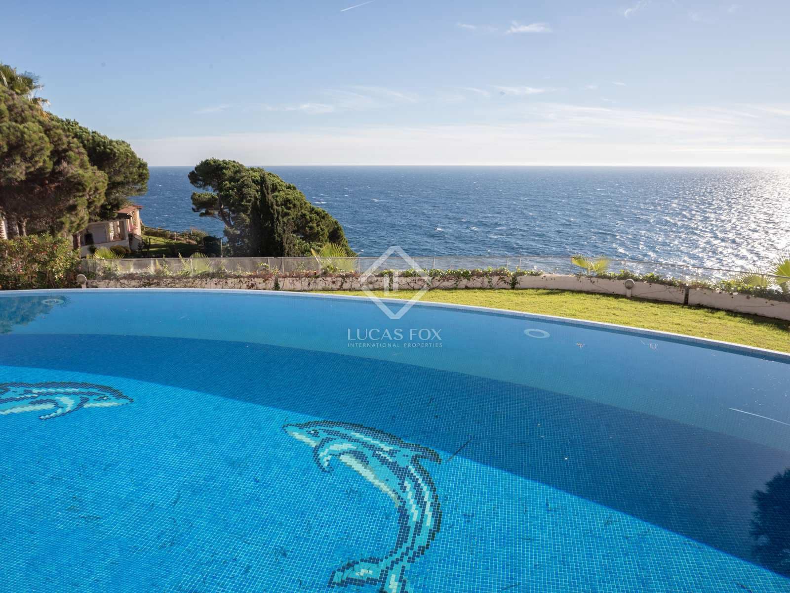 4 slaapkamer Villa te koop in Lloret de Mar met zwembad garage - € 2.950.000 (Ref: 7302088)