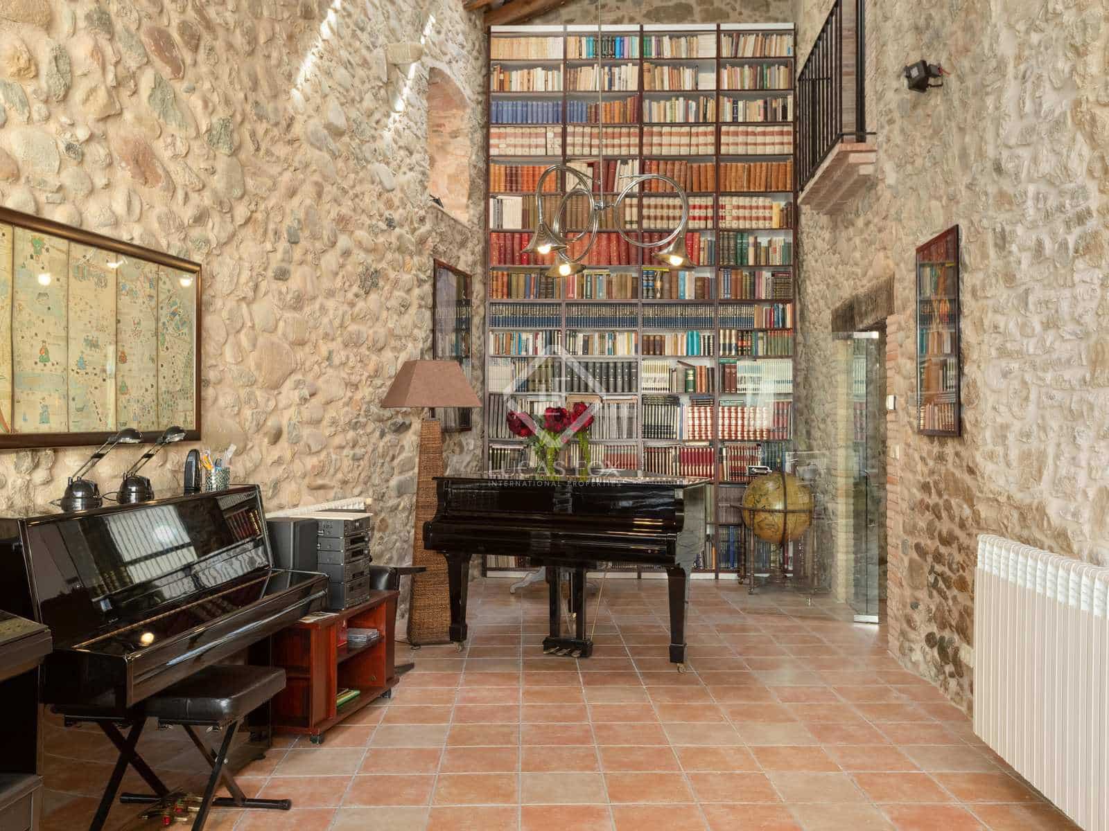 7 bedroom Villa for sale in Bordils with garage - € 630,000 (Ref: 7309612)