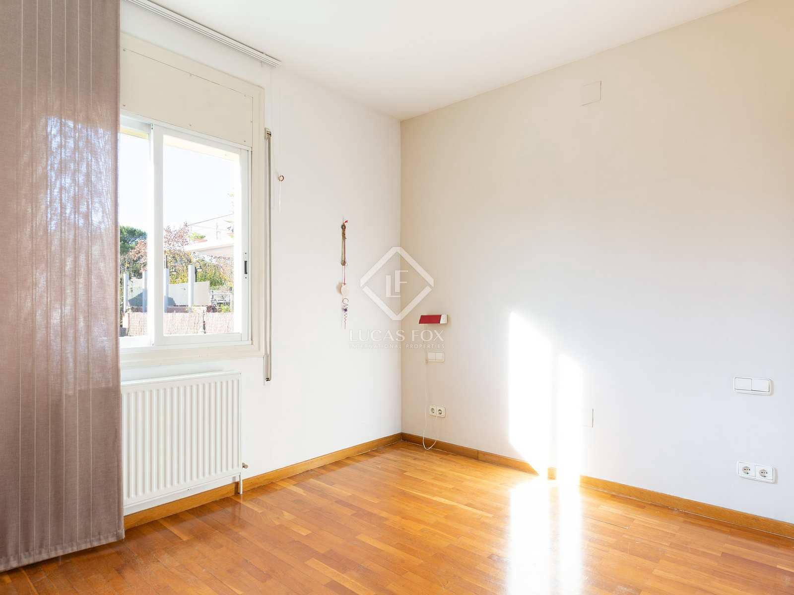 4 bedroom Villa for rent in Castelldefels with pool - € 3,500 (Ref: 7311419)
