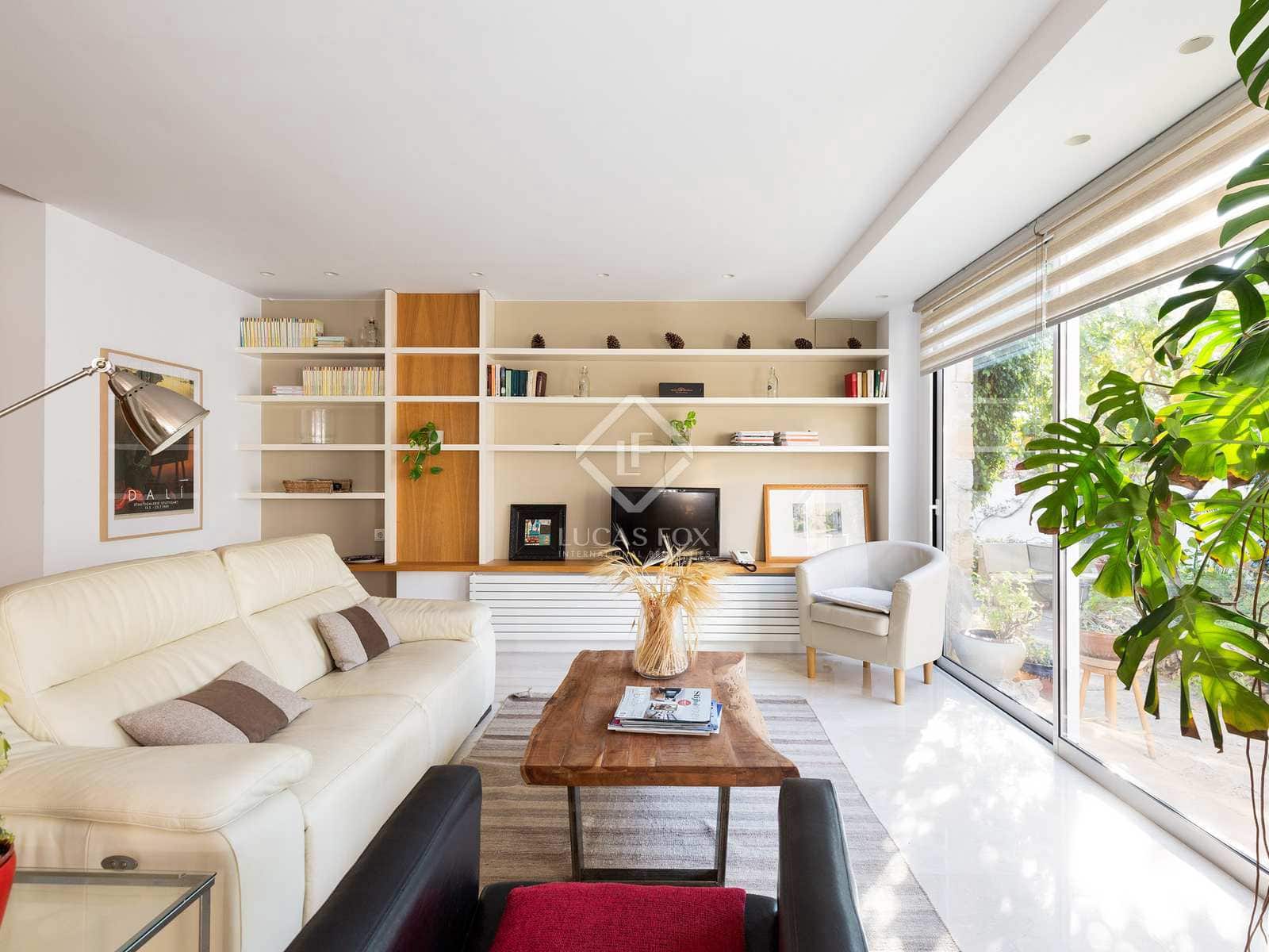 4 bedroom Villa for rent in Castelldefels with pool - € 3,500 (Ref: 7311419)