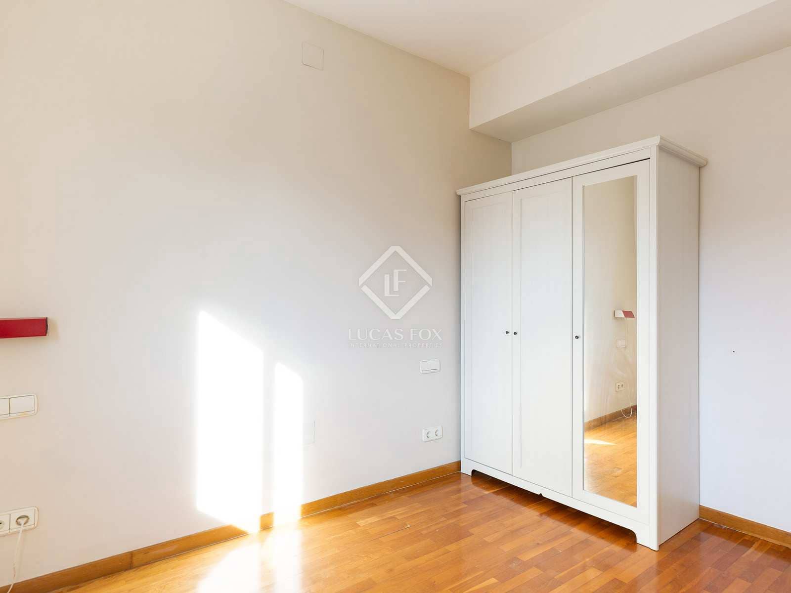 4 bedroom Villa for rent in Castelldefels with pool - € 3,500 (Ref: 7311419)