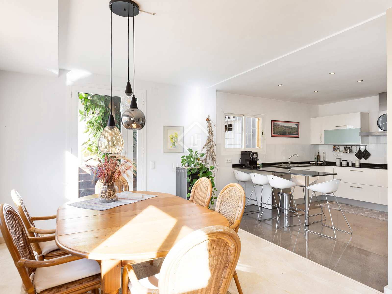4 bedroom Villa for rent in Castelldefels with pool - € 3,500 (Ref: 7311419)