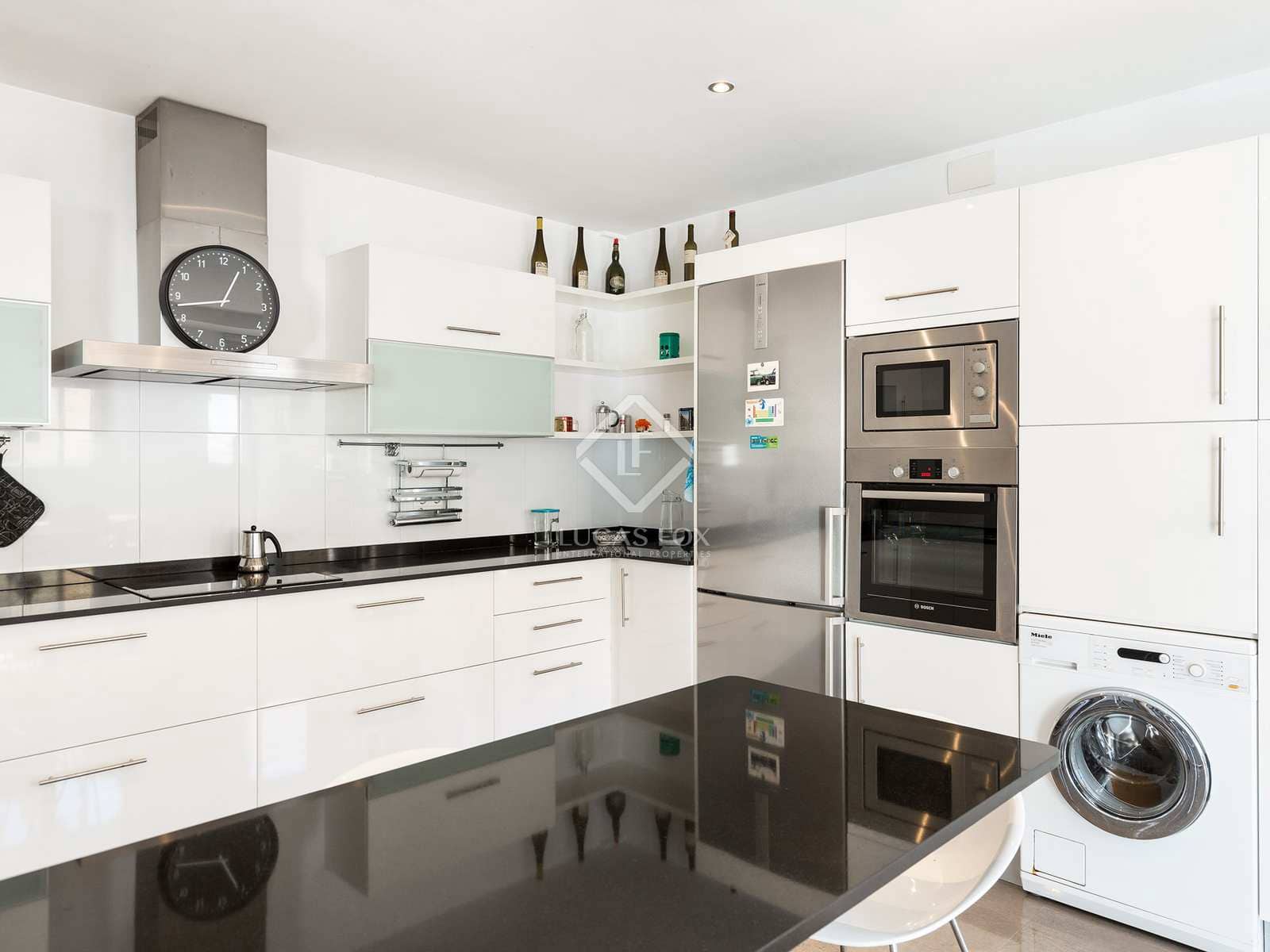 4 bedroom Villa for rent in Castelldefels with pool - € 3,500 (Ref: 7311419)