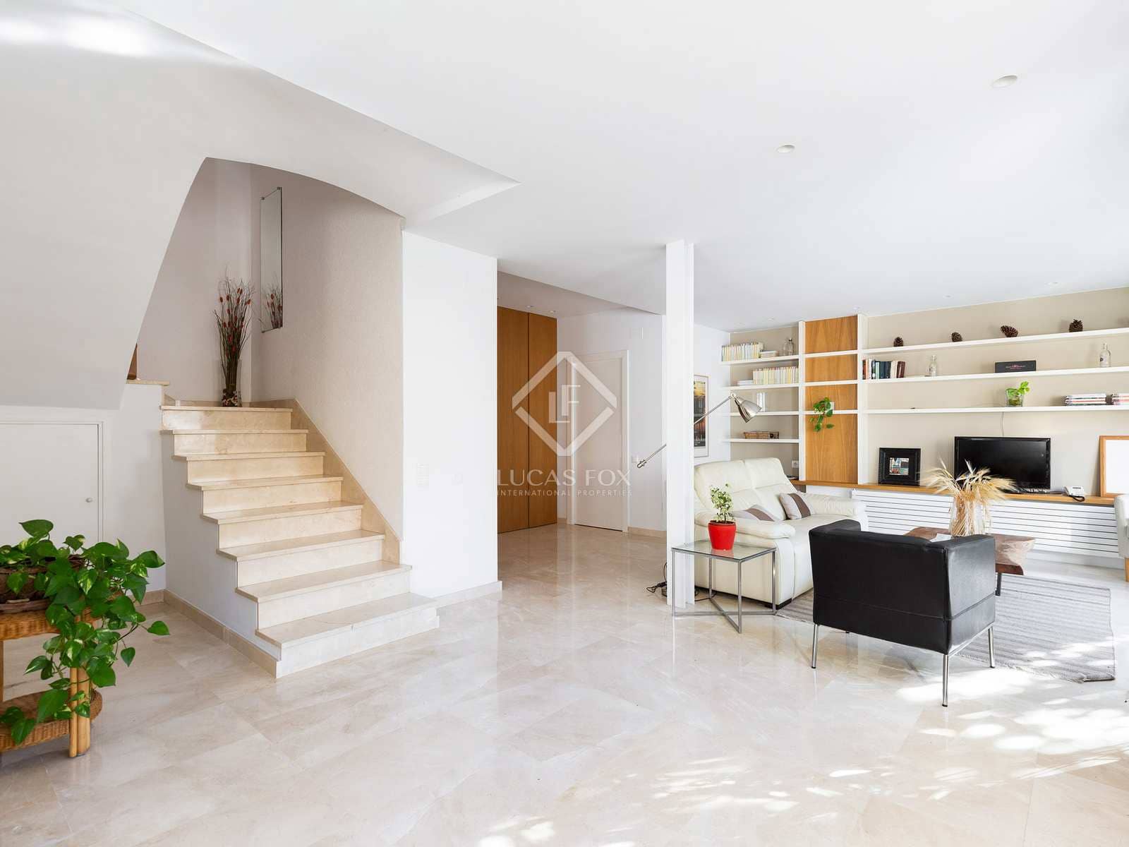 4 bedroom Villa for rent in Castelldefels with pool - € 3,500 (Ref: 7311419)