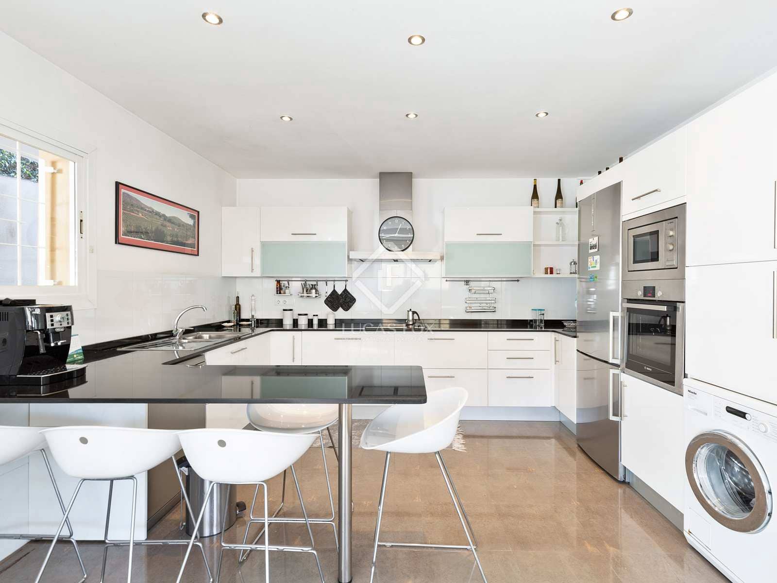 4 bedroom Villa for rent in Castelldefels with pool - € 3,500 (Ref: 7311419)