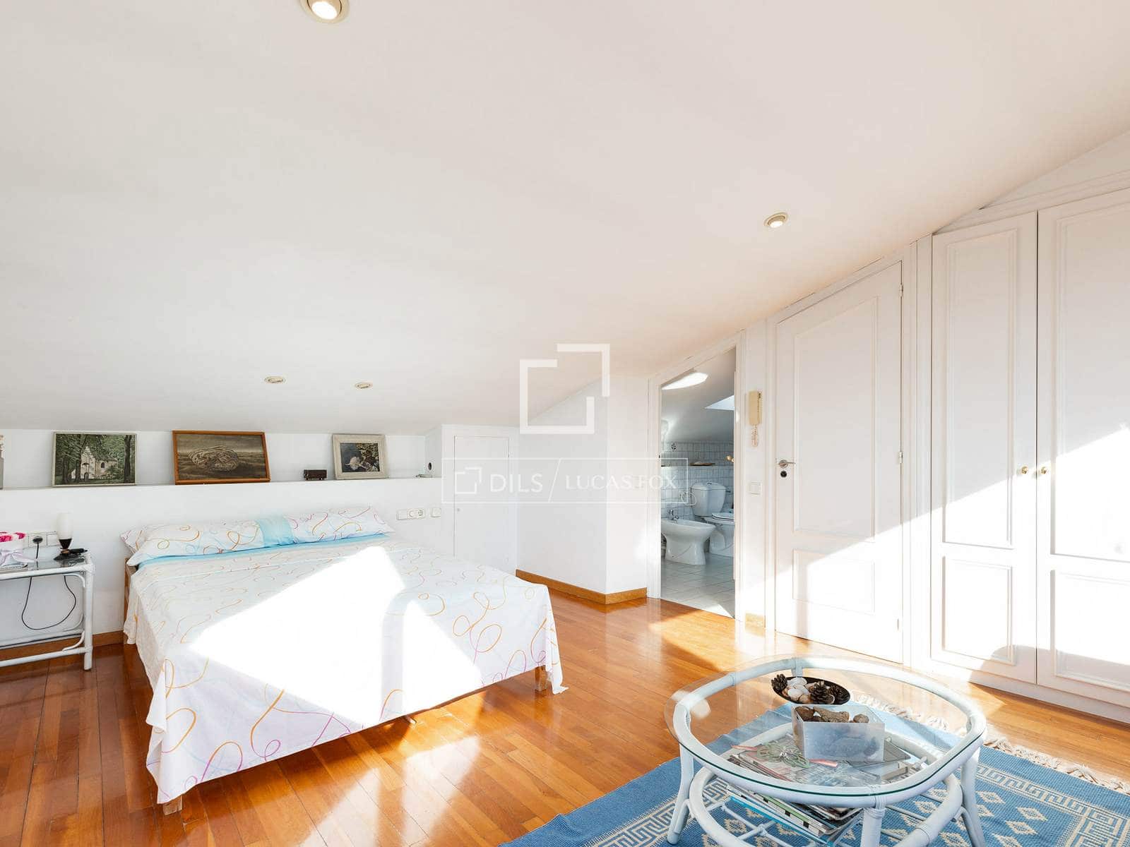 4 bedroom Villa for rent in Castelldefels with pool - € 3,500 (Ref: 7311419)