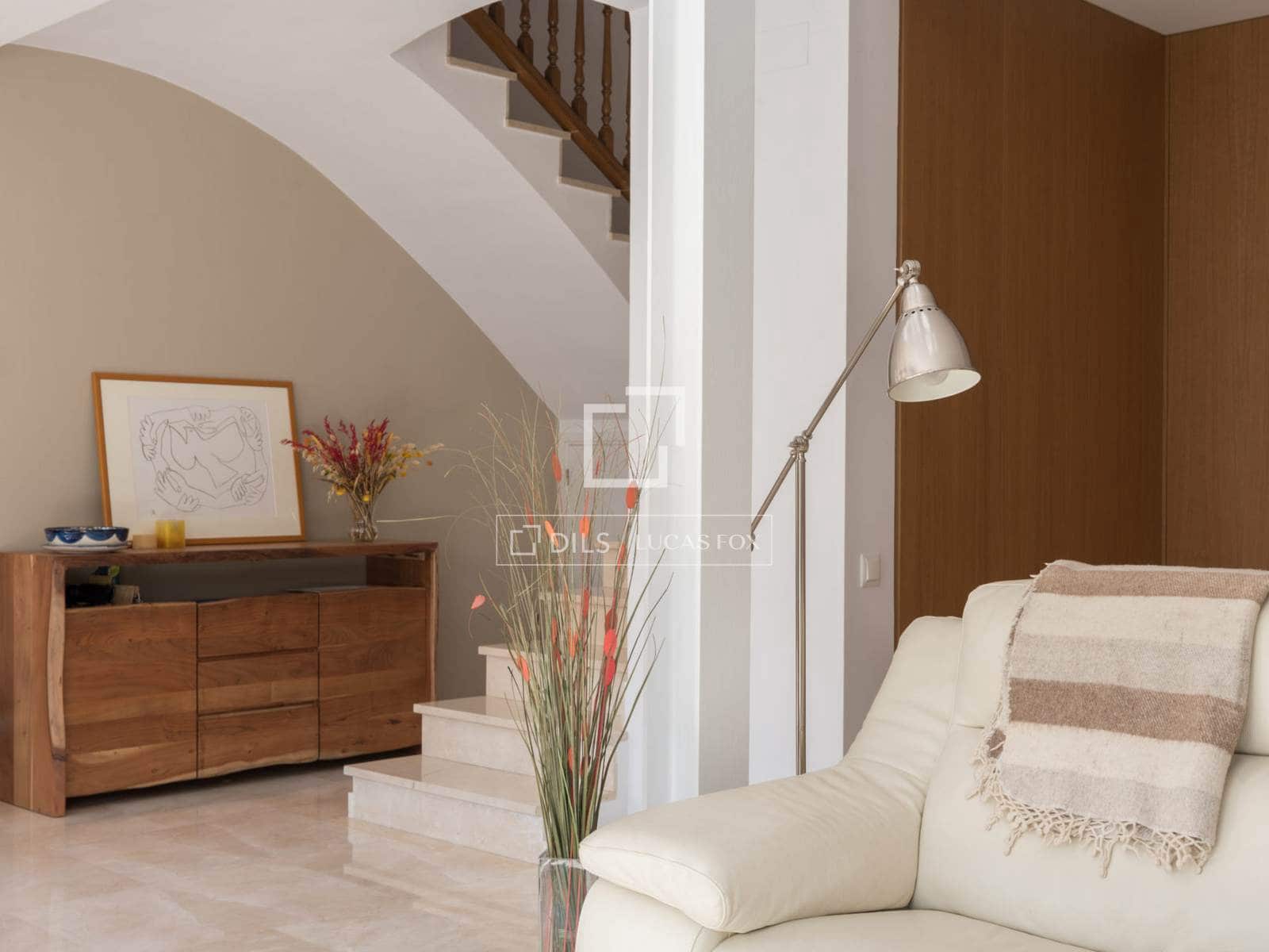 4 bedroom Villa for rent in Castelldefels with pool - € 3,500 (Ref: 7311419)