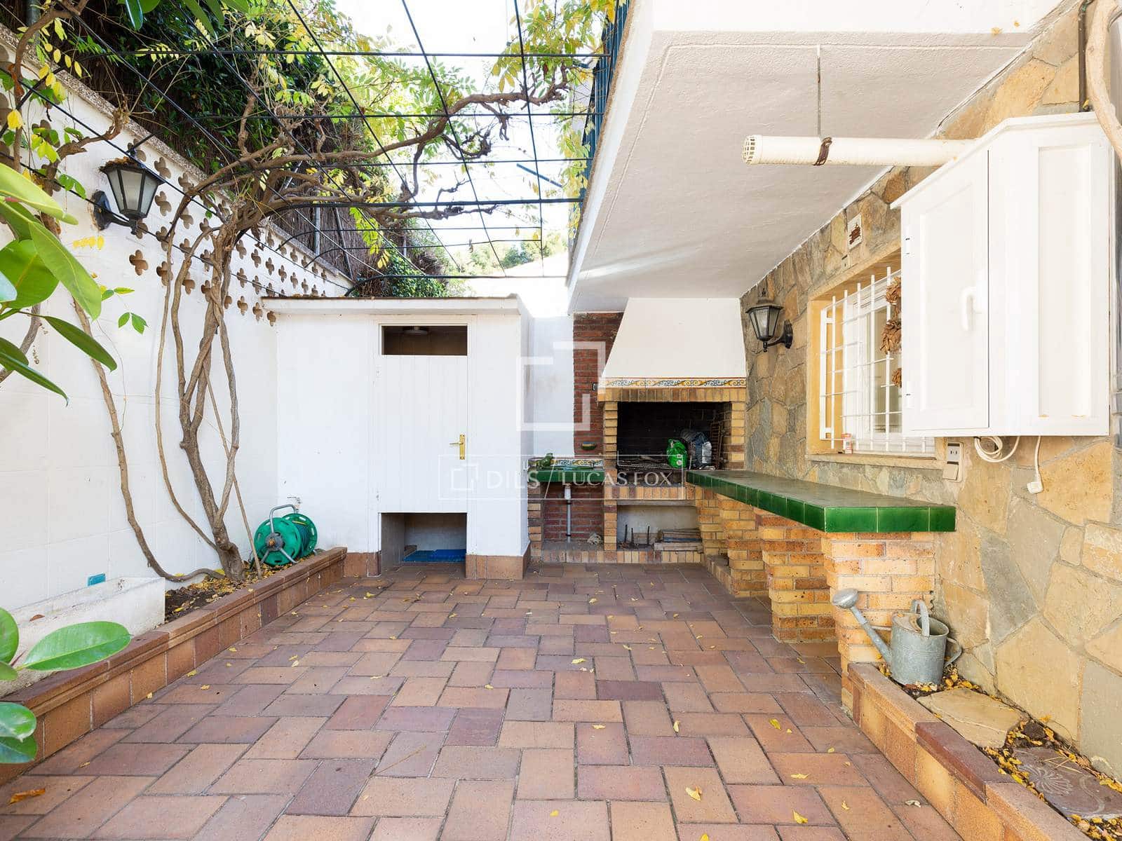 4 bedroom Villa for rent in Castelldefels with pool - € 3,500 (Ref: 7311419)