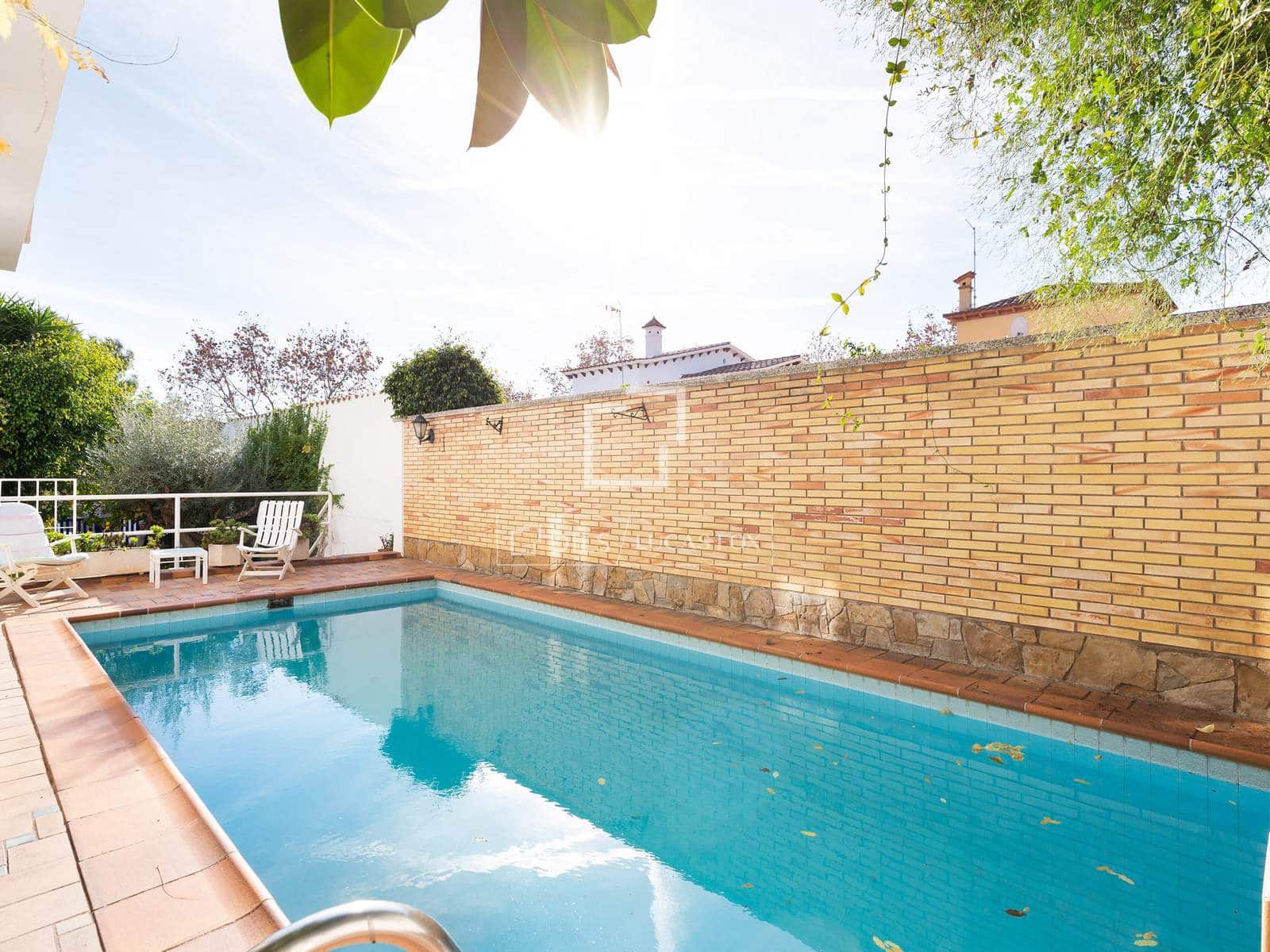 4 bedroom Villa for rent in Castelldefels with pool - € 3,500 (Ref: 7311419)