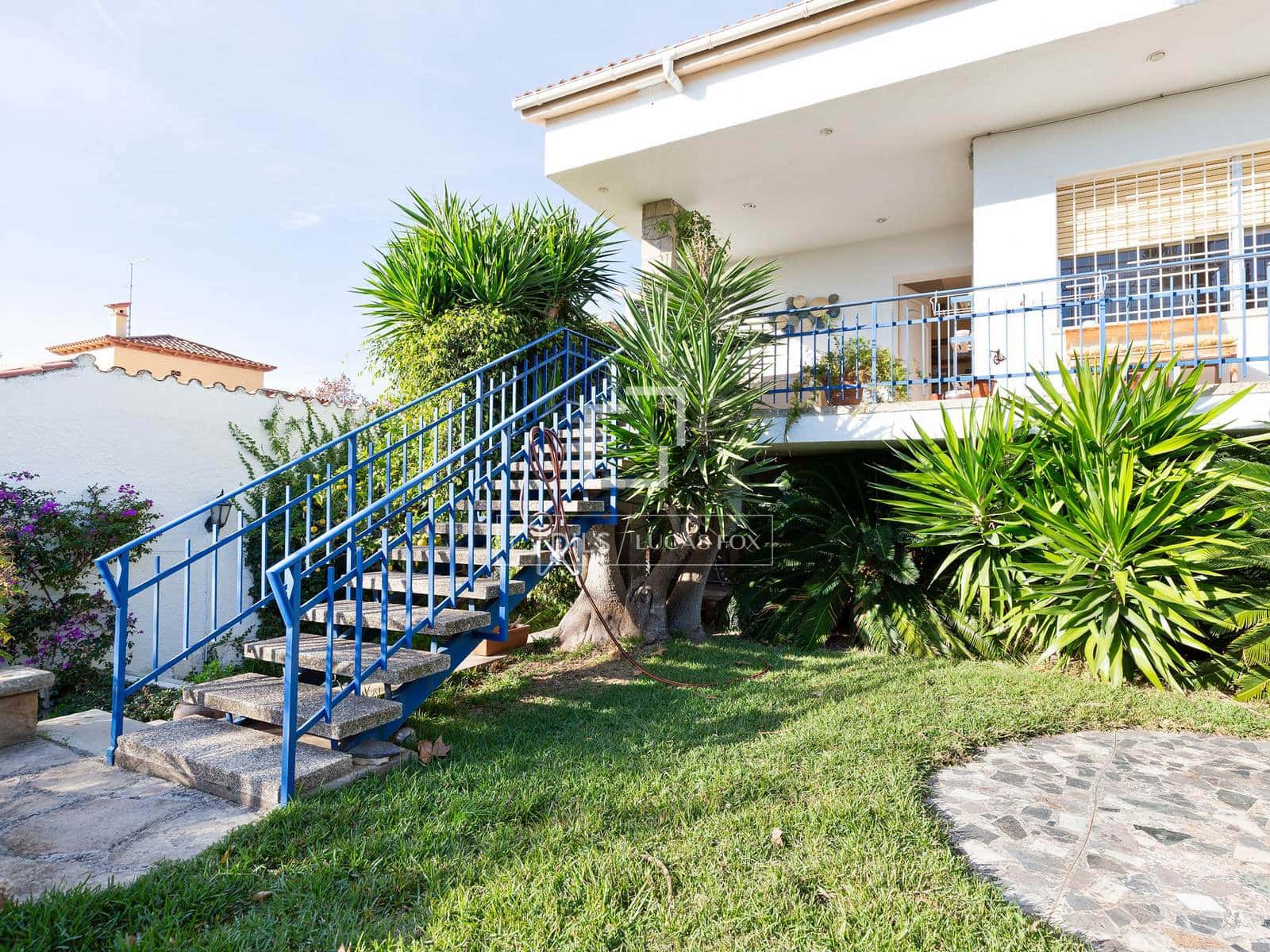 4 bedroom Villa for rent in Castelldefels with pool - € 3,500 (Ref: 7311419)