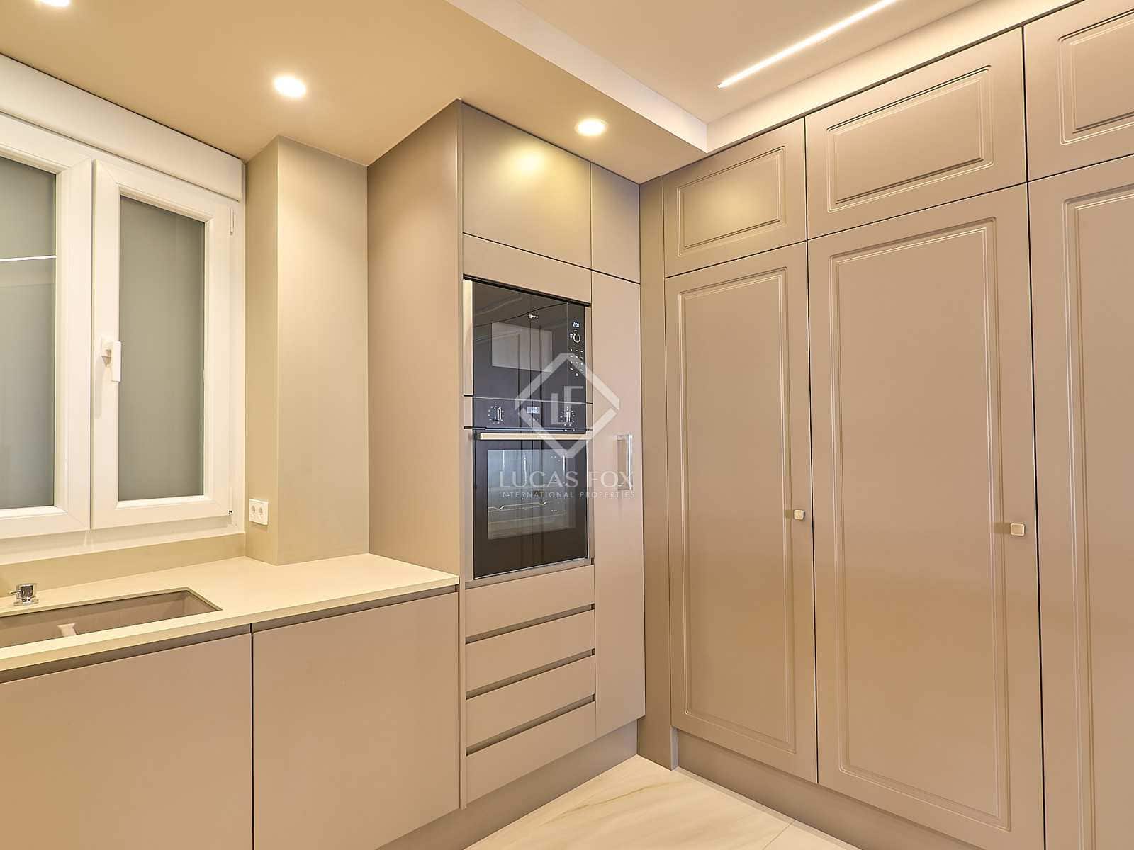 3 sypialnia Apartament do wynajęcia w Miasto Walencja - 3 800 € (Ref: 7321513)