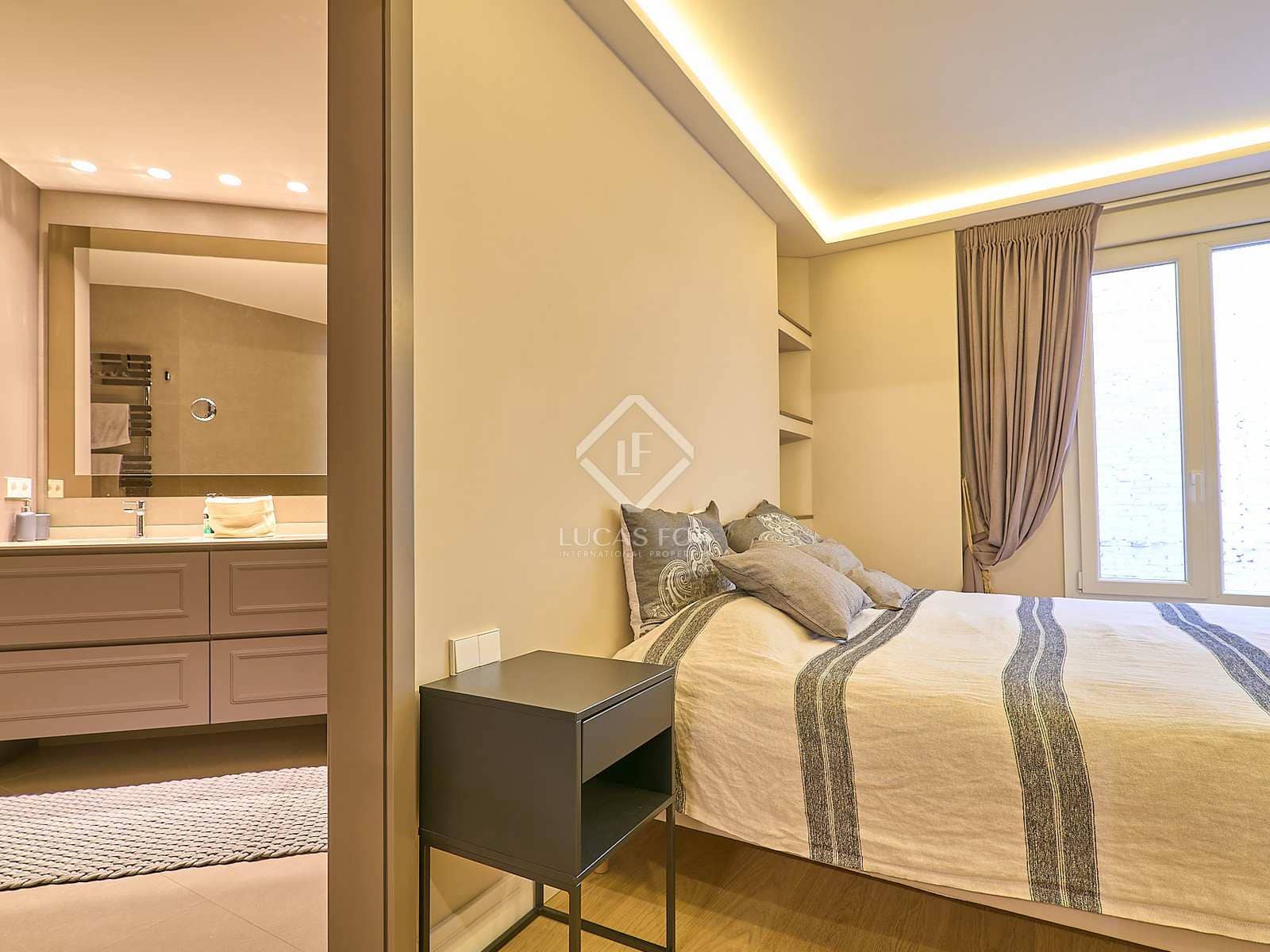 3 sypialnia Apartament do wynajęcia w Miasto Walencja - 3 800 € (Ref: 7321513)