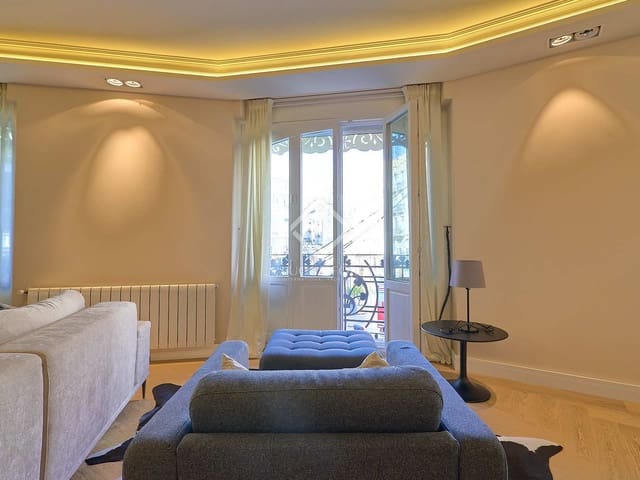 3 sypialnia Apartament do wynajęcia w Miasto Walencja - 3 800 € (Ref: 7321513)