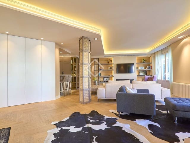 3 sypialnia Apartament do wynajęcia w Miasto Walencja - 3 800 € (Ref: 7321513)