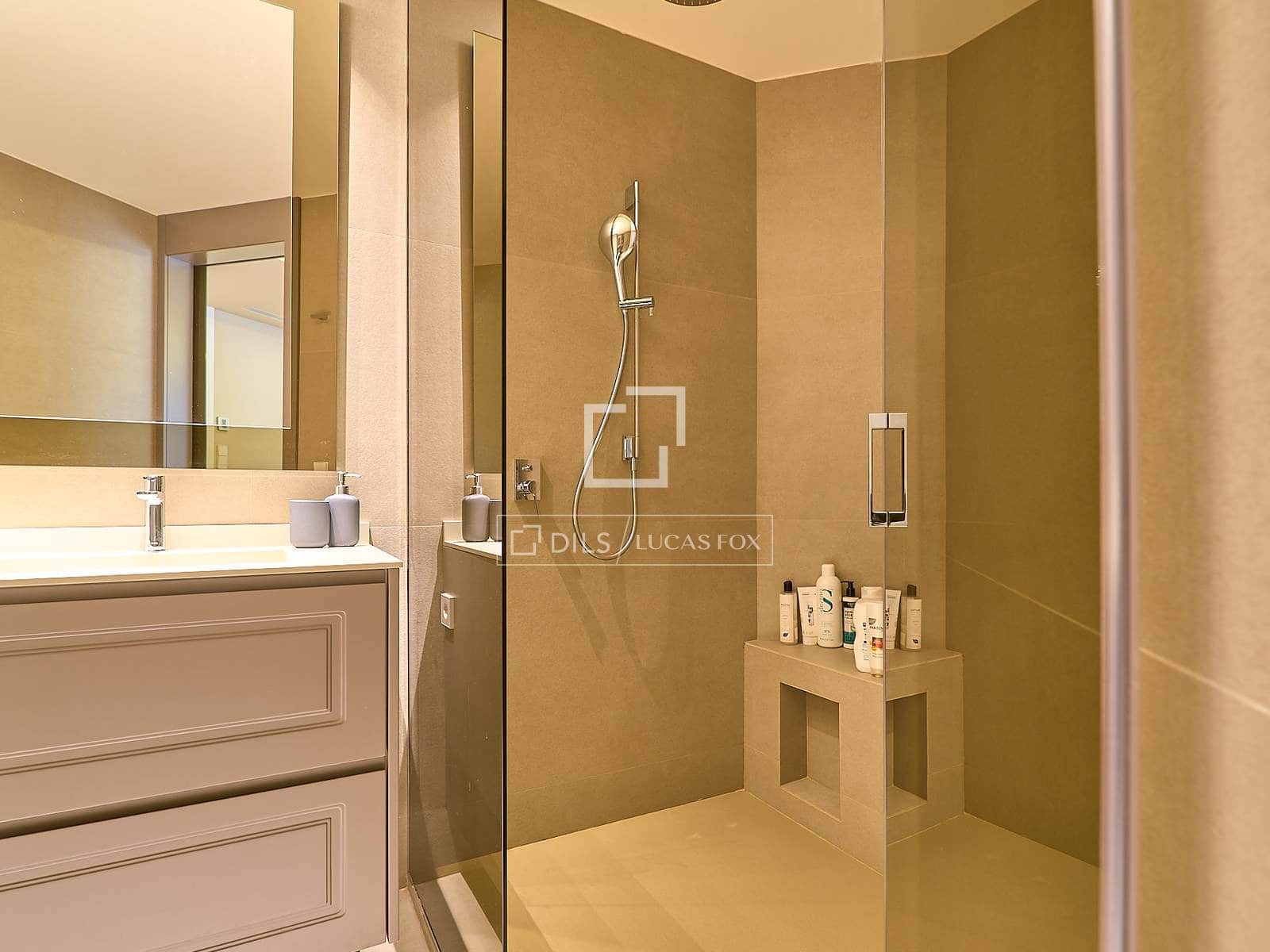 3 sypialnia Apartament do wynajęcia w Miasto Walencja - 3 800 € (Ref: 7321513)