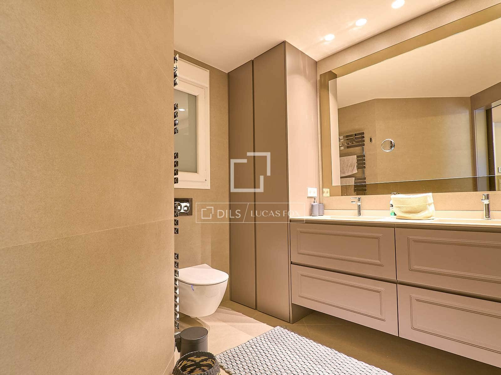 3 sypialnia Apartament do wynajęcia w Miasto Walencja - 3 800 € (Ref: 7321513)