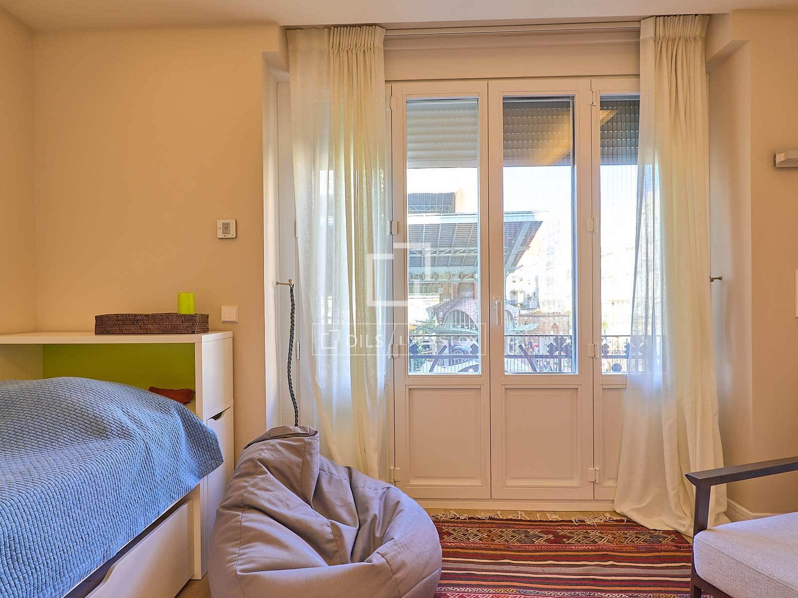 3 sypialnia Apartament do wynajęcia w Miasto Walencja - 3 800 € (Ref: 7321513)