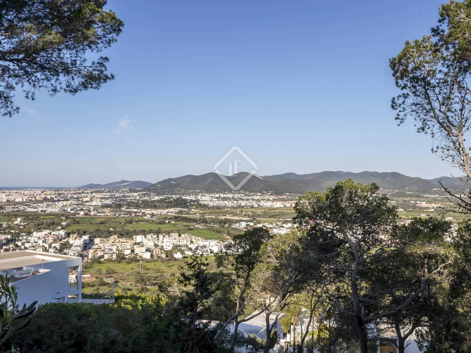Building Plot for sale in Santa Eulalia / Santa Eularia - € 2,340,000 (Ref: 7341970)