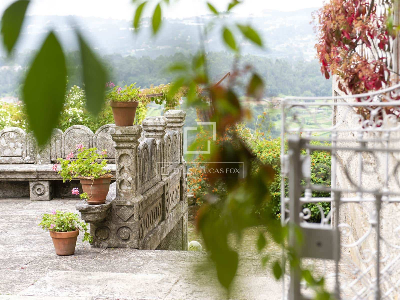 5 sypialnia Finka/Dom wiejski na sprzedaż w Mos z garażem - 1 800 000 € (Ref: 7341974)