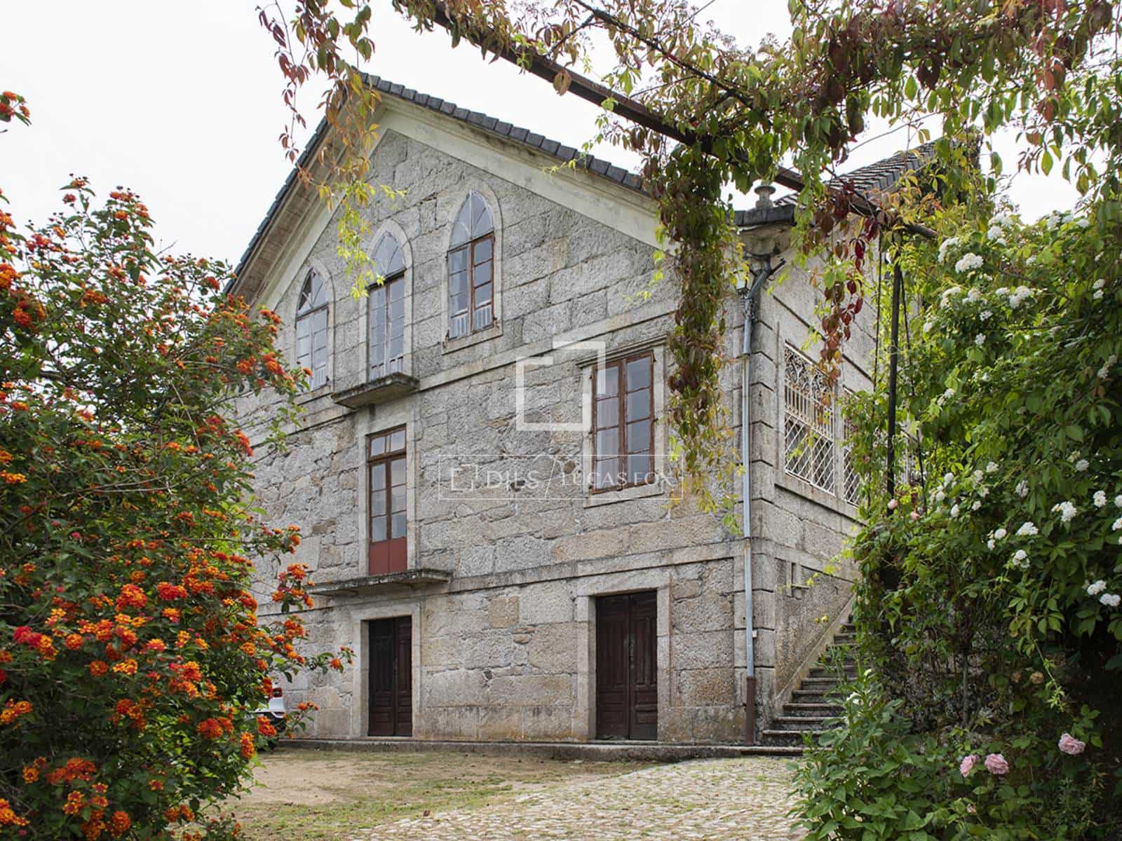 5 sypialnia Finka/Dom wiejski na sprzedaż w Mos z garażem - 1 800 000 € (Ref: 7341974)