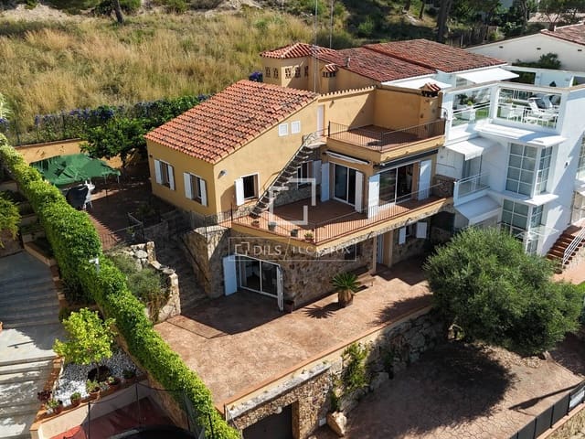 5 slaapkamer Villa te koop in Castell d'Aro, Castell-Platja d'Aro met garage - € 700.000 (Ref: 7341995)
