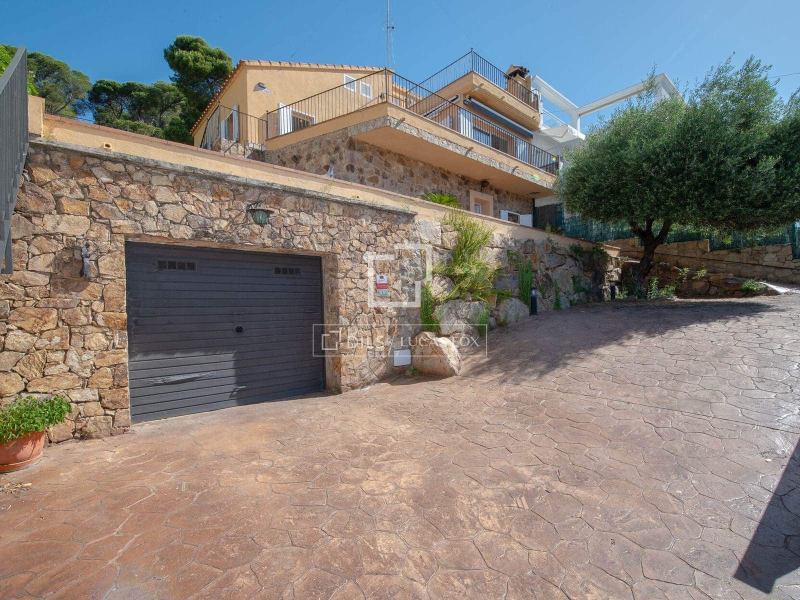 5 bedroom Villa for sale in Castell d'Aro with garage - € 700,000 (Ref: 7341995)