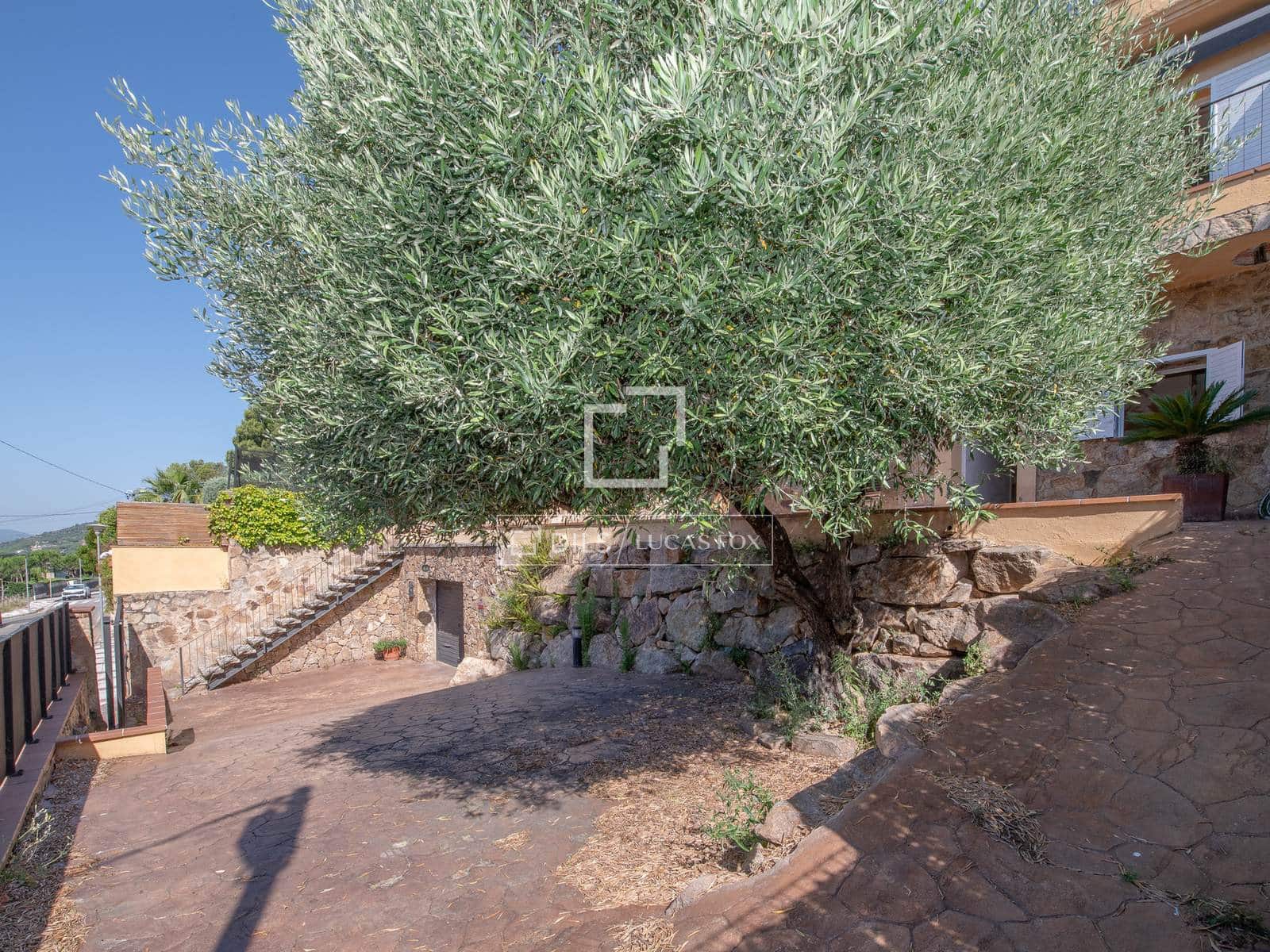 5 bedroom Villa for sale in Castell d'Aro with garage - € 700,000 (Ref: 7341995)