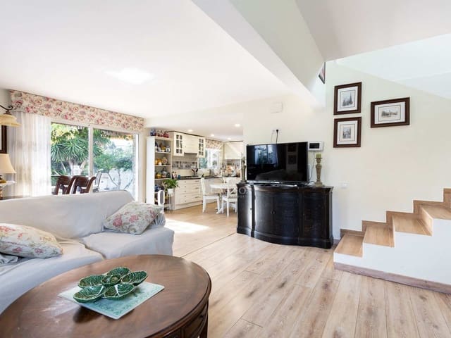 6 chambre Villa/Maison à vendre à Castelldefels avec piscine garage - 1 150 000 € (Ref: 7358574)