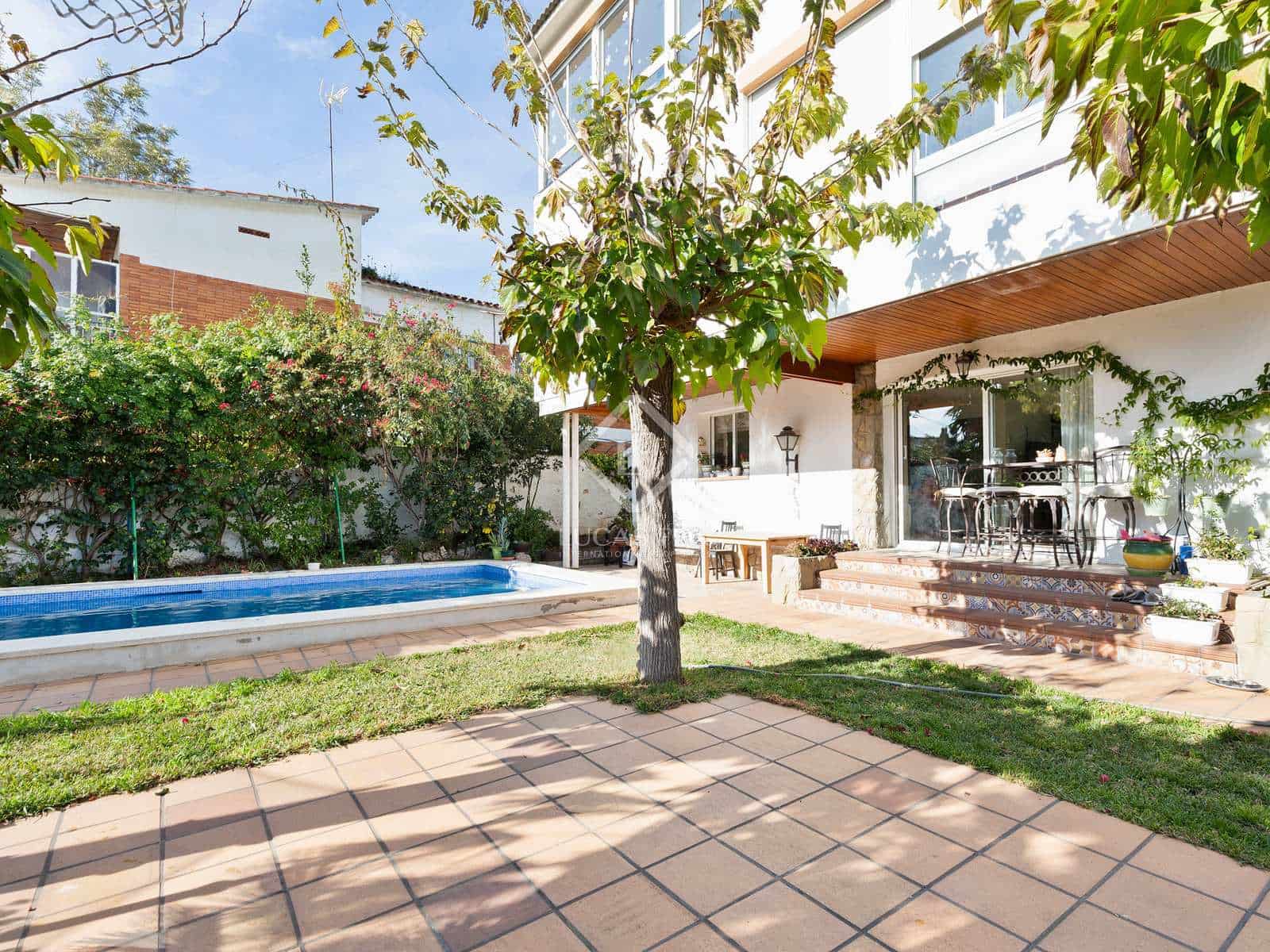 6 chambre Villa/Maison à vendre à Castelldefels avec piscine garage - 1 150 000 € (Ref: 7358574)