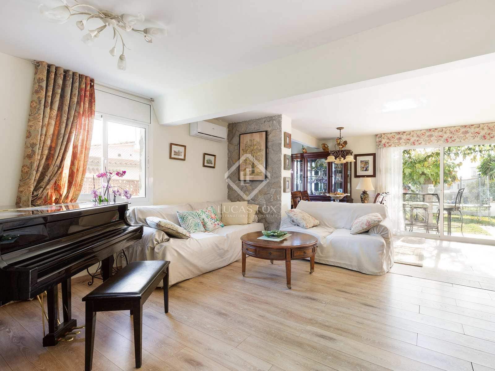 6 chambre Villa/Maison à vendre à Castelldefels avec piscine garage - 1 150 000 € (Ref: 7358574)