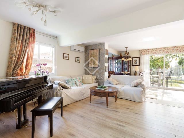 6 chambre Villa/Maison à vendre à Castelldefels avec piscine garage - 1 150 000 € (Ref: 7358574)